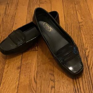 Chaps patent leather loafer EUC